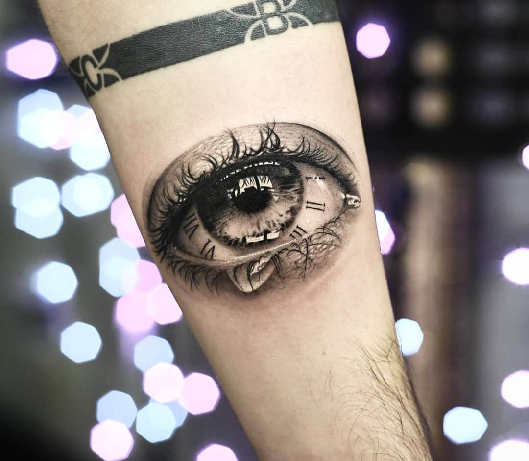 Simple eye tattoo on the thigh - Tattoogrid.net