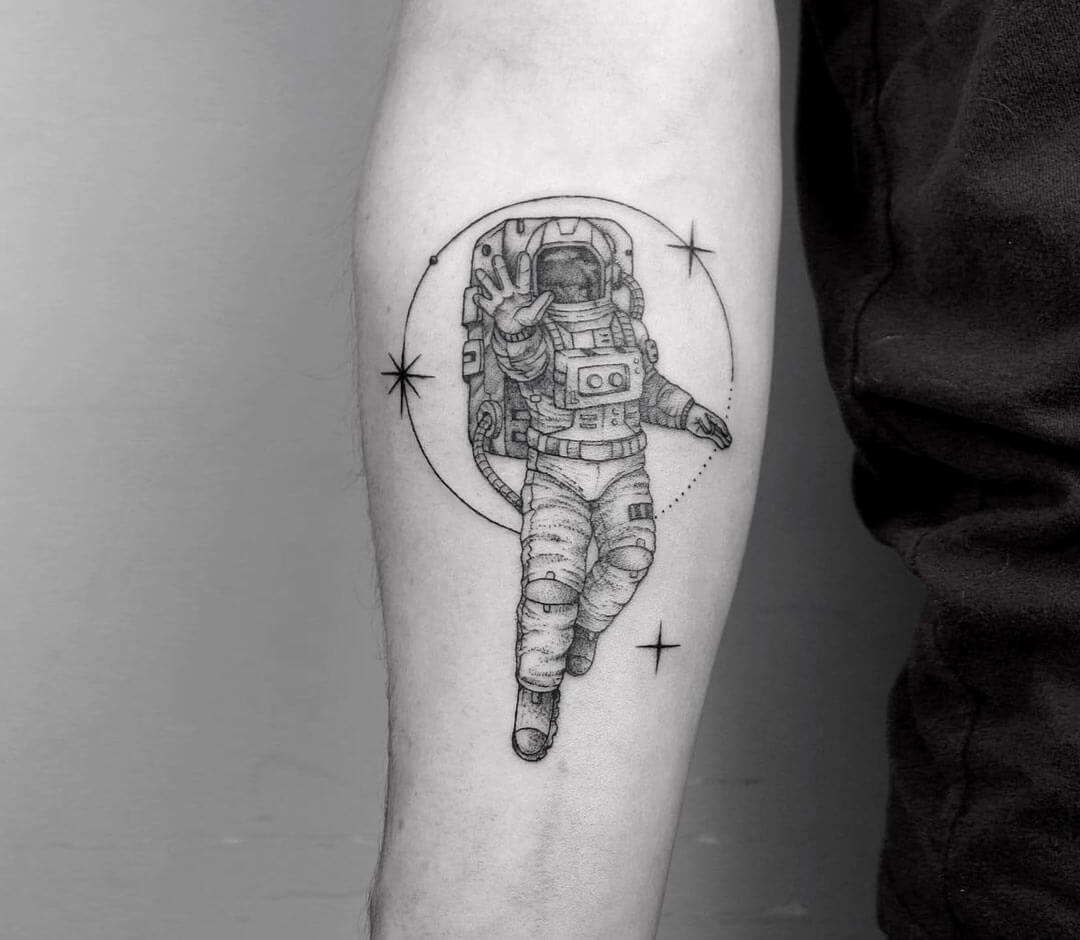 Astronaut tattoo by Emrah Ozhan | Photo 32005