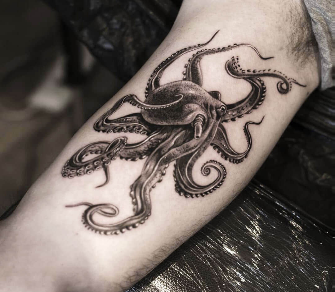 Shoulder Realistic Octopus Tattoo by Silvercrane Tattoo