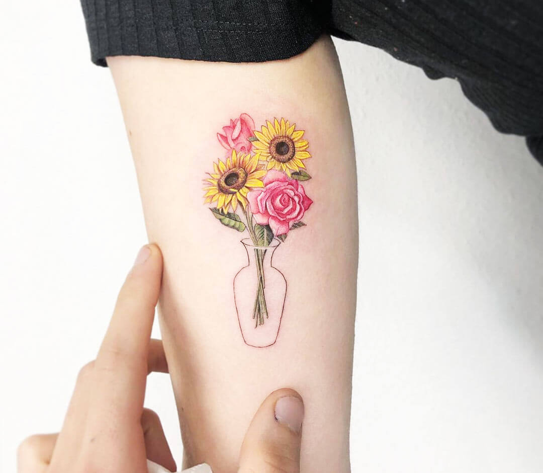 Get Yourself Inspired With Our Sunflower Tattoo Ideas | Tatuagens femininas  no braço, Tatuagem de lavanda, Tatuagem