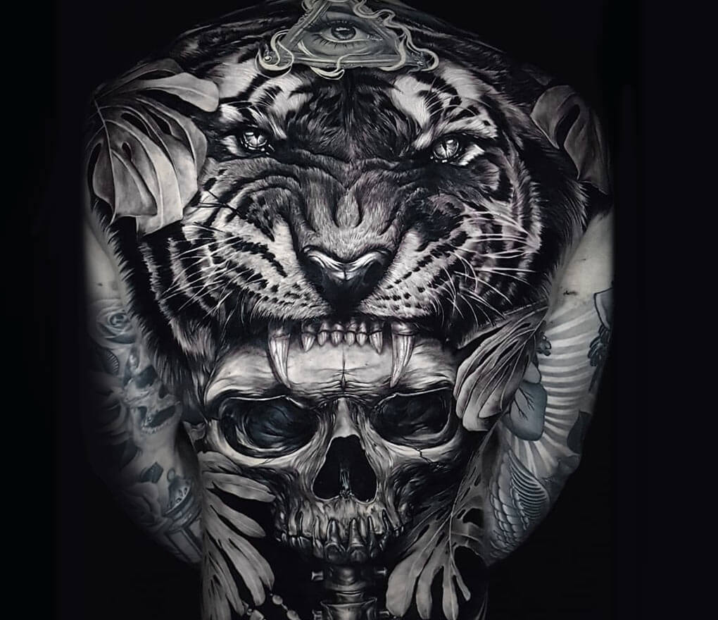 24 King Skull Tattoo Stock Photos, High-Res Pictures, and Images - Getty  Images