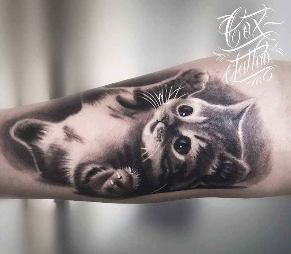 Small-Outline-Black-Cat-Tattoo-On-Ankle-2
