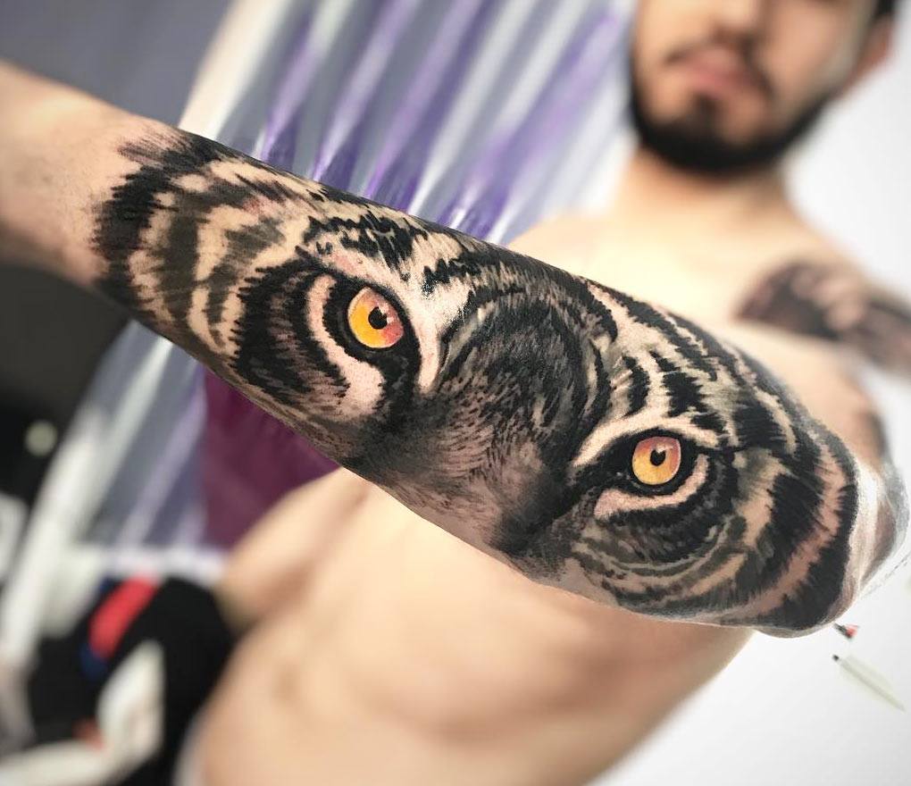36 Meaningful Tiger Eyes Tattoo Design Ideas Hungry for Lust and Power   Saved Tattoo