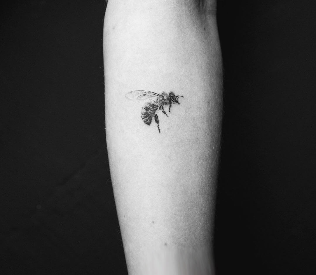 Bee Temporary Tattoo Set (2 tattoos) – TattooIcon