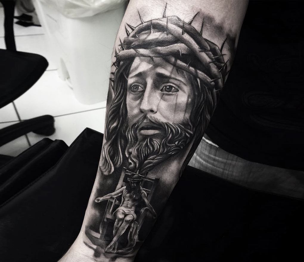 Christian Esquivel - Tattoo artist - Charli's tattoo shop | LinkedIn