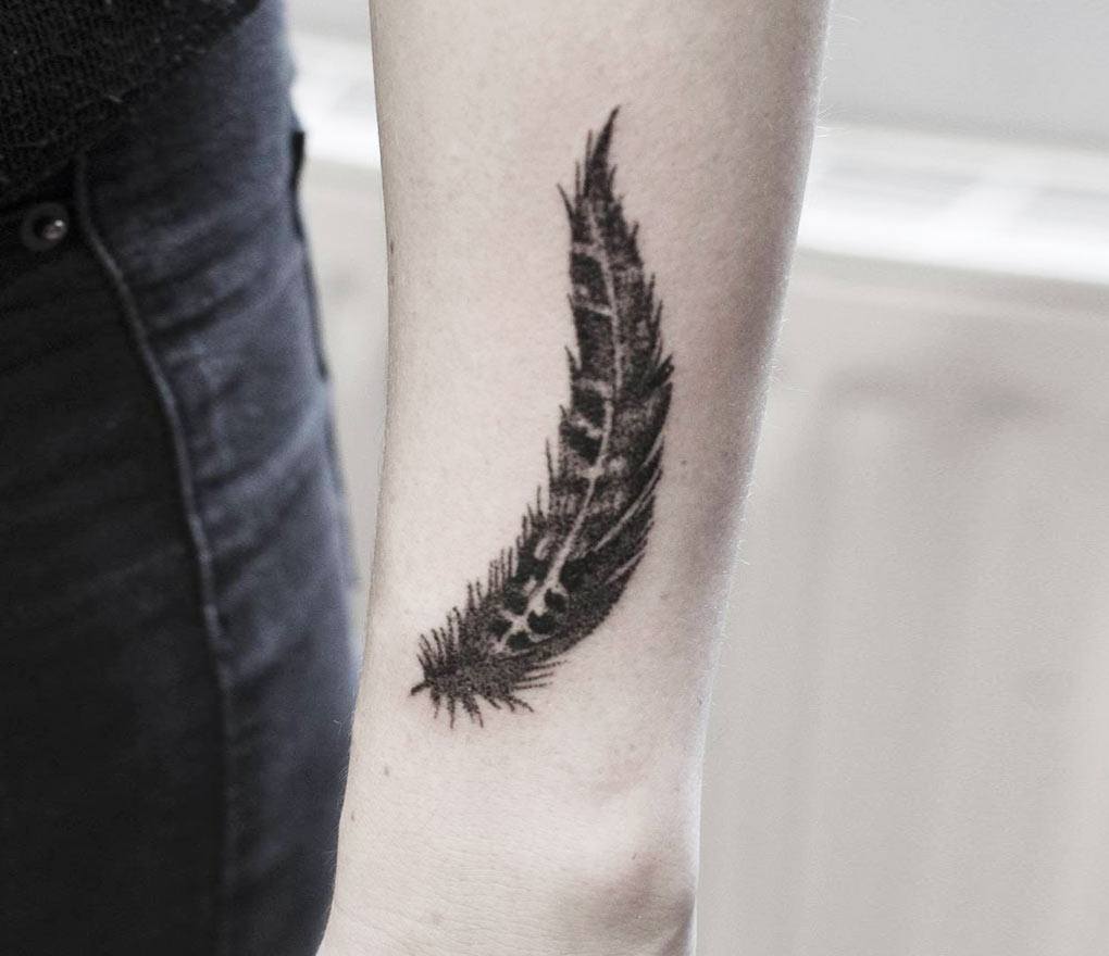 Feather on Foot Featherwood Fur Temporary Tattoo Sticker - OhMyTat