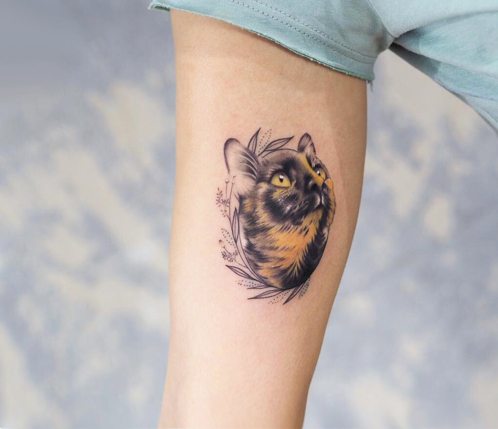 Tattoo tagged with: splatter, cat, thigh, woman, mandala | inked-app.com