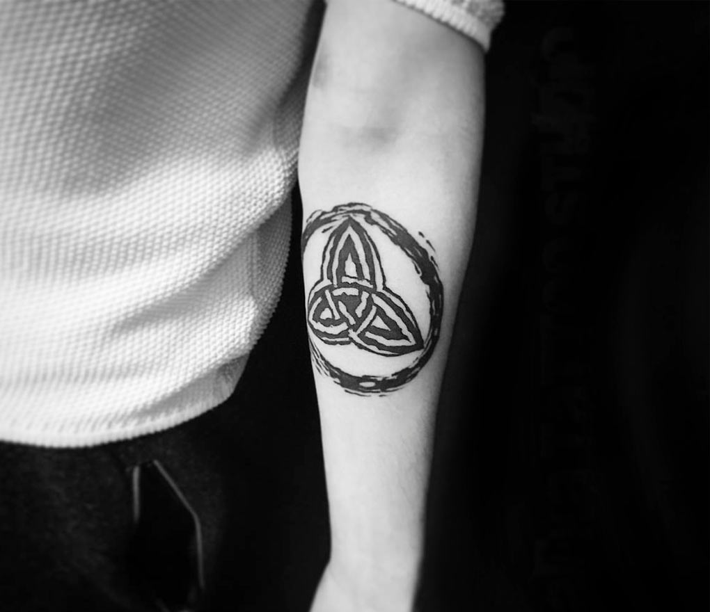 Celtic trinity knot triquetra tattoo image Vector Image
