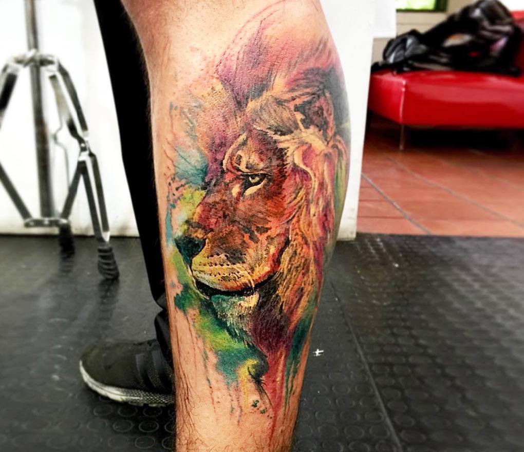 Rasta King lion tattoo wearing crown by Kimo half sleeve. | Lion tattoo  images, Best sleeve tattoos, Lion tattoo design