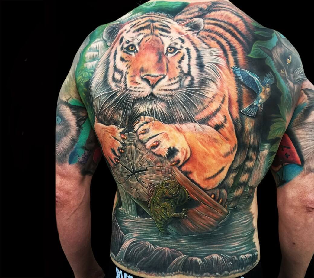 Completed tiger back by Mike Kam, Tennin Tattoo in Hong Kong (ig:  @mkamtattoo) : r/irezumi