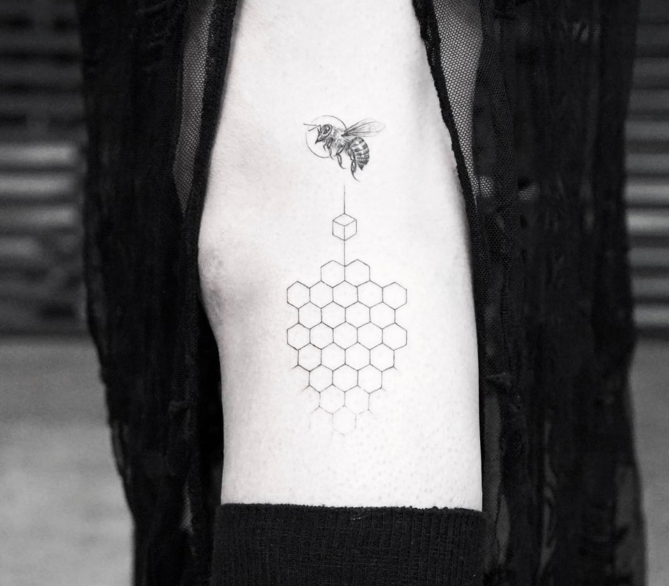 Tattoo Trends - Man With Dotted Design Monochrome Honeycomb Tattoo Full  Sleeve - TattooViral.com | Your Number One source for daily Tattoo designs,  Ideas & Inspiration