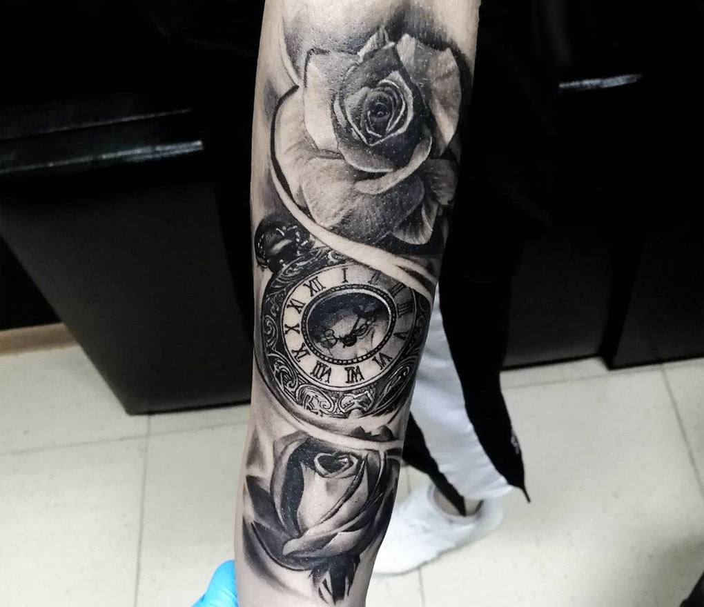 Pocket Watch and Roses tattoo by Nastasya Ustinova Photo 26474