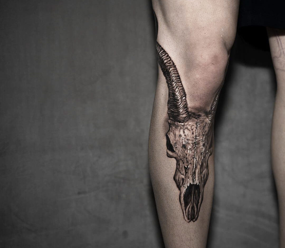 A Skull on a Knee tattoo