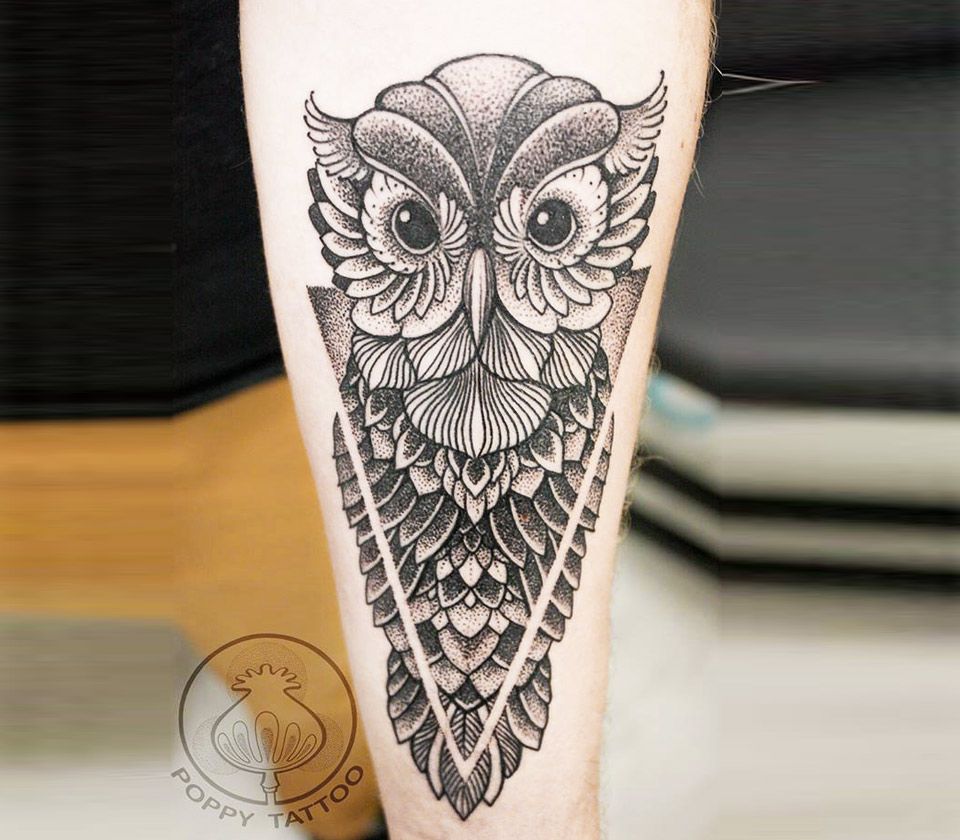 Andy Howl - Owl skull tattoo. Dotwork and whip shading. Super...