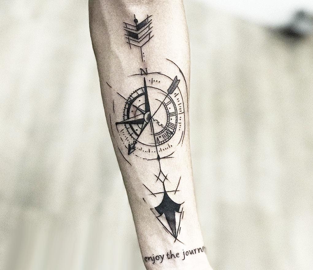 Compass and arrow tattoo by Pedro Goes | Photo 26307
