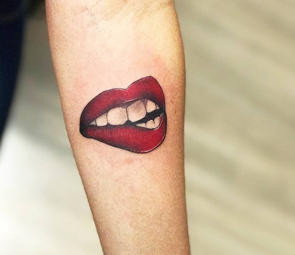 What does a red lips tattoo on the neck mean? - Quora
