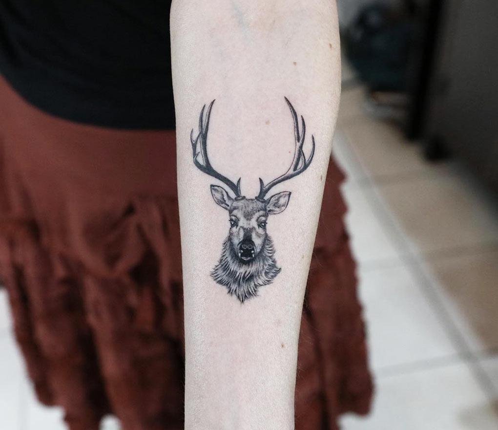 Deer Tattoos Images – Browse 24,043 Stock Photos, Vectors, and Video |  Adobe Stock